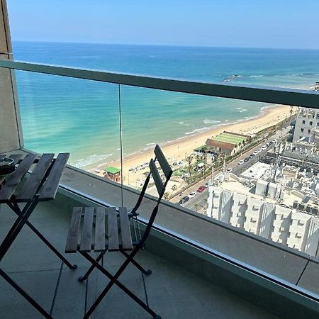 Beachfront Apartment Бат Ям Екстериор снимка