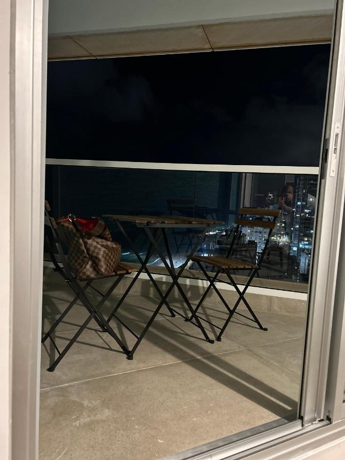Beachfront Apartment Бат Ям Екстериор снимка